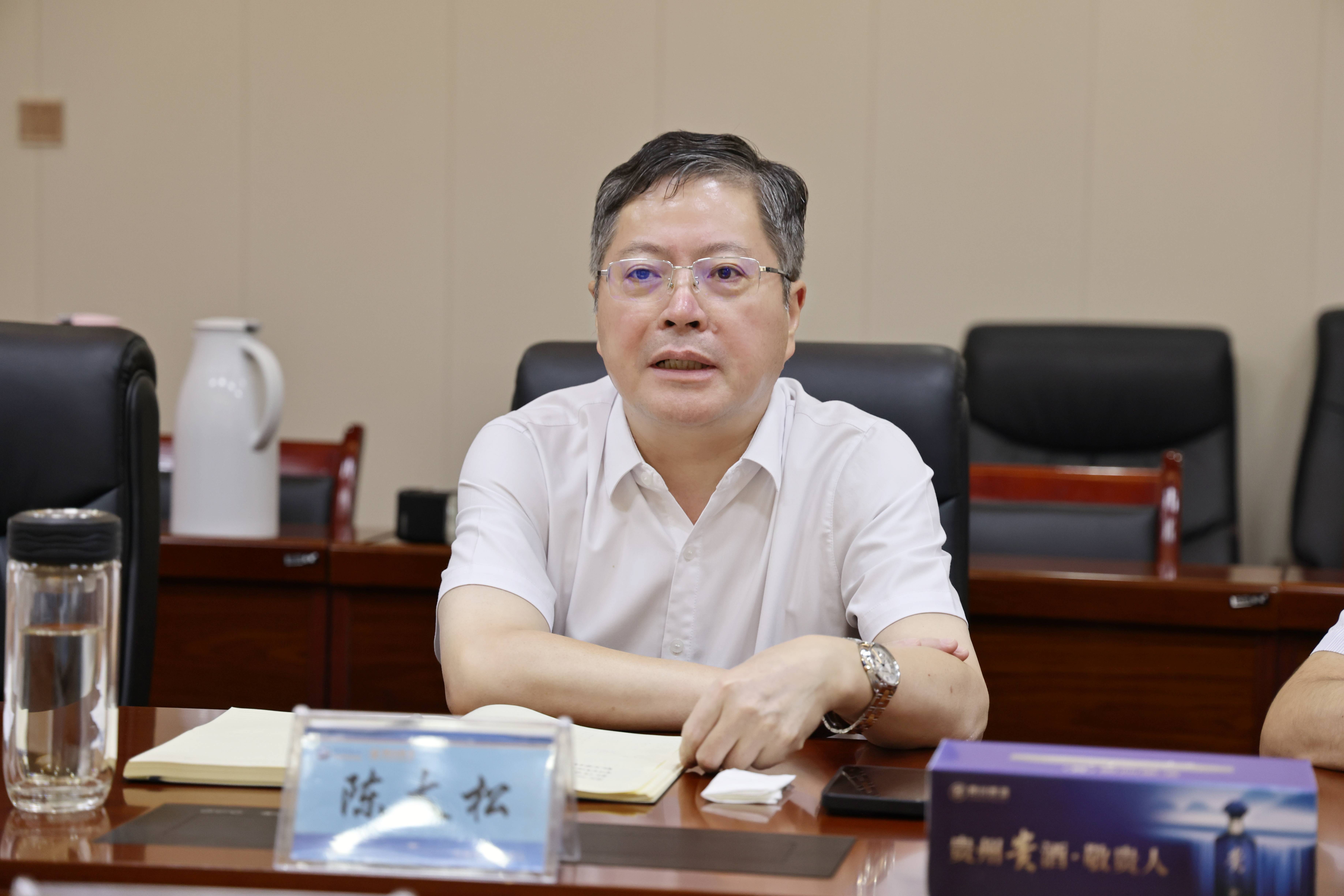 33494356.jpg 33494356.jpg